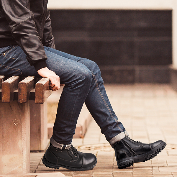 A Definitive Guide to Men's Boots Outfits for a Statement Look