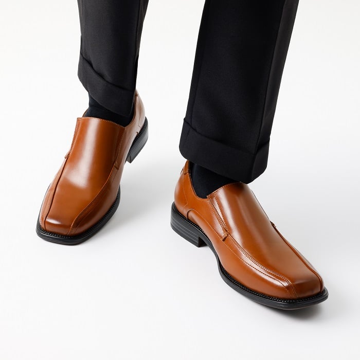 How to wear brown shoes with black pants for men (10) Visit  enterprisersuite.com to get help with your business! #enterpri…