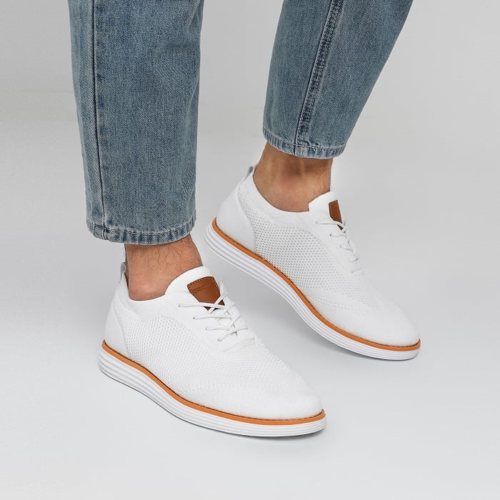 Can you wear white shoes with white jeans? - Quora
