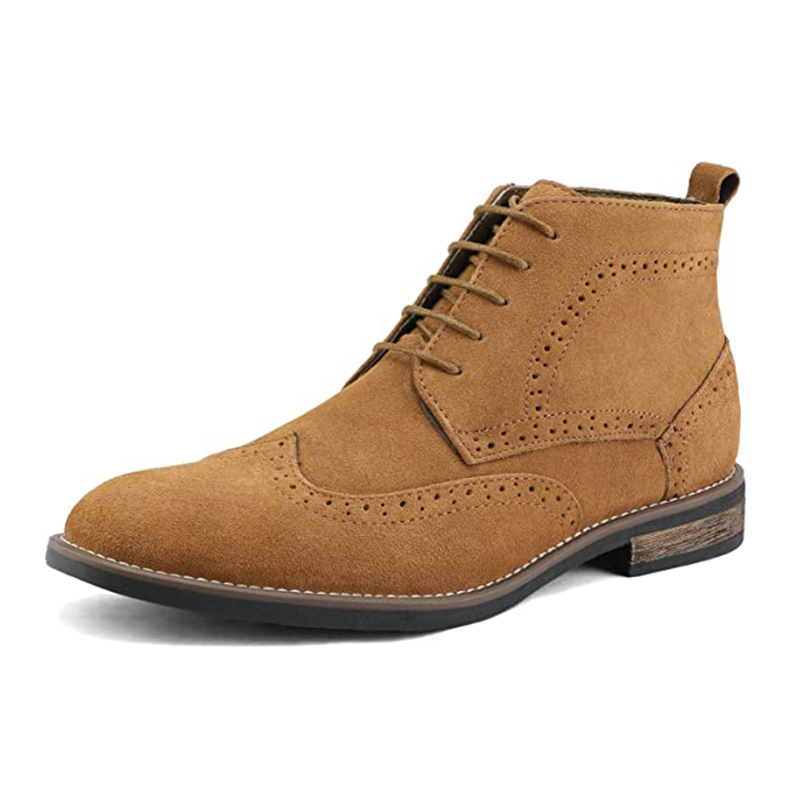 Wingtip top chukka boots