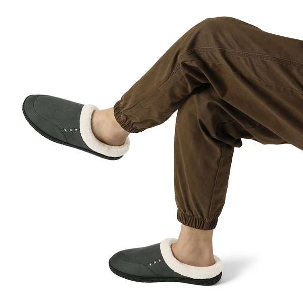 Shoes designed to on sale be worn without socks